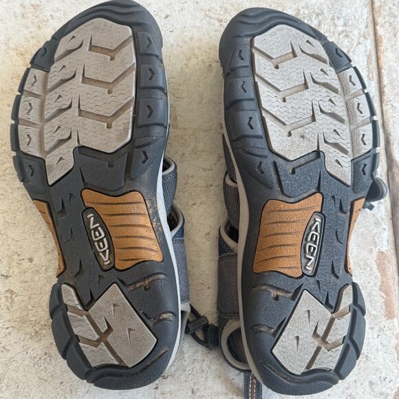 Men\'s Keen Newport Size 9 Charcoal